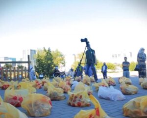 Бүгін Атыраудың орталық мешітінде 200 отбасына ет таратылды (+ ВИДЕО)