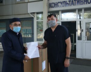 Атырау: орталық "Иманғали" мешіті емдеу орындарына 3 ИВЛ аппарат тапсырды (+ ВИДЕО)