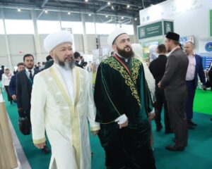 Мүфтият төрағасы Татарстанда өткен халықаралық саммитке қатысты (+ ФОТО)