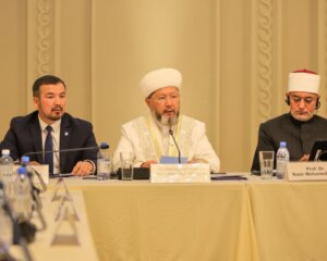 БАС МҮФТИ ДІНАРАЛЫҚ ЖӘНЕ ӨРКЕНИЕТАРАЛЫҚ ДИАЛОГ ОТЫРЫСЫНА ҚАТЫСТЫ